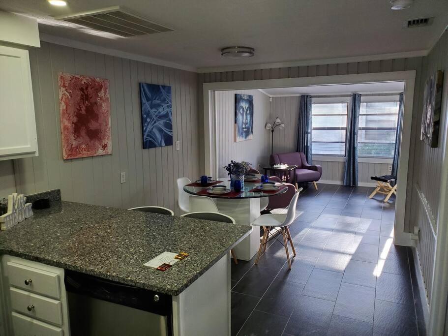 Beautiful Cottage Near Lake Louisa & Mins From Disney, Vehicle Rental Available クレルモン エクステリア 写真